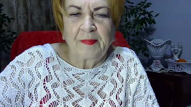 Emma52610 online show from December 2024 07:06:02 AM