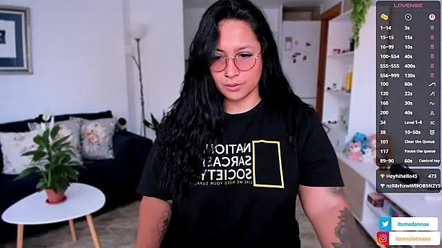 DannaaMeliza online show from October 2025 08:53:01 AM