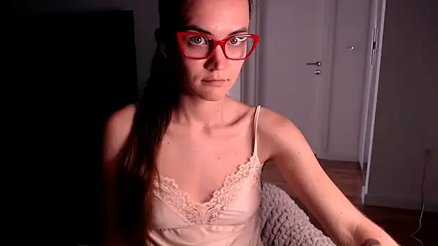 Snapshot of EvelynGG chatting on May 2026 09:58:01 AM EvelynGG online show from May 2026 09:58:01 AM