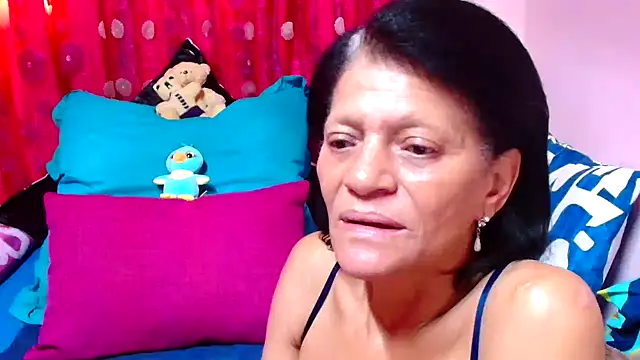 SLUTTYROXY online show from September 2025 06:18:01 AM