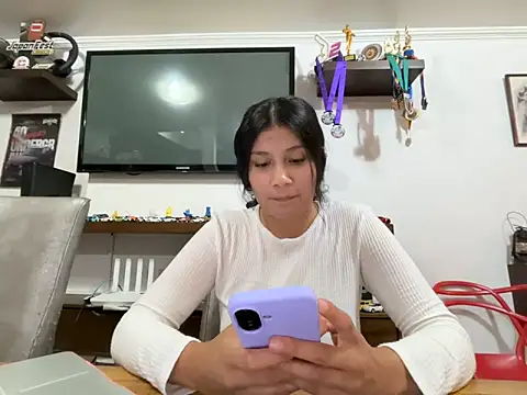 kinky milaxh online show from April 2026 02:45:02 AM