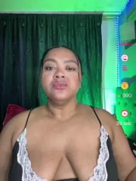 Snapshot of yanza2002 chatting on July 2026 11:09:02 PM yanza2002 online show from July 2026 11:09:02 PM