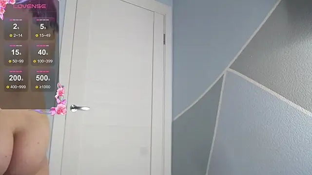 Snapshot of MilaniaCute chatting on December 2025 05:30:01 PM MilaniaCute online show from December 2025 05:30:01 PM