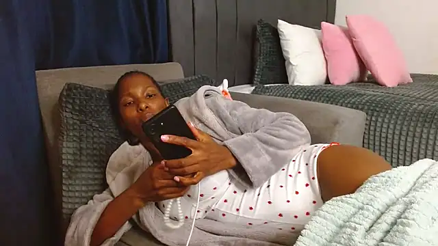 SoftRosee online show from November 2025 08:20:01 PM