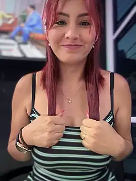 Snapshot of LINDA_PATTY94 chatting on January 2025 10:59:01 PM LINDA PATTY94 online show from January 2025 10:59:01 PM