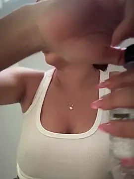 Snapshot of LINDA_PATTY94 chatting on January 2025 10:15:02 PM LINDA PATTY94 online show from January 2025 10:15:02 PM