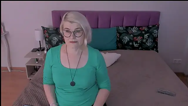 sabrinamacmarren online show from February 2025 01:35:02 PM