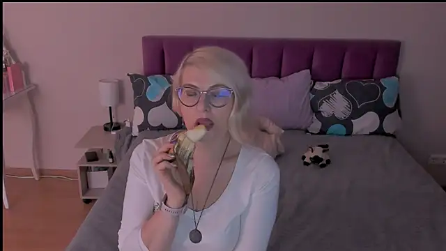 sabrinamacmarren online show from February 2025 03:36:02 PM