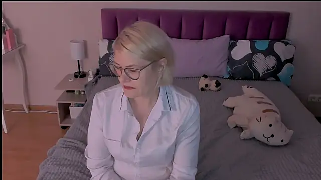 sabrinamacmarren online show from February 2025 07:27:02 PM