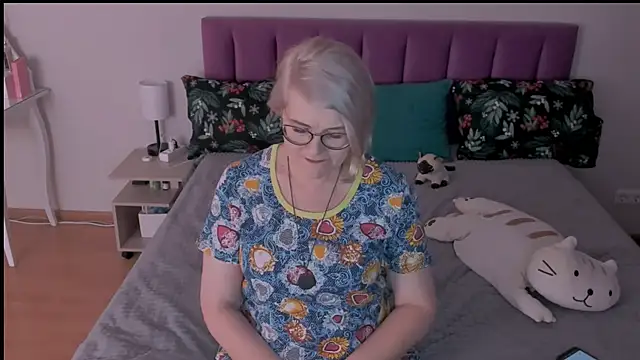 sabrinamacmarren online show from March 2025 08:21:01 PM