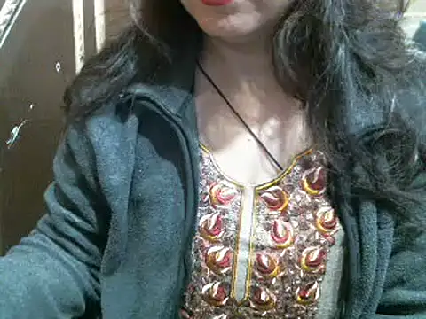 Snapshot of UrsMansi chatting on December 2024 01:10:01 AM UrsMansi online show from December 2024 01:10:01 AM