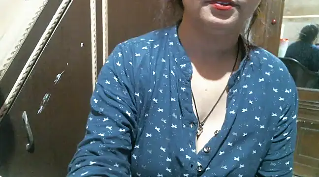 Snapshot of UrsMansi chatting on March 2025 01:39:01 AM UrsMansi online show from March 2025 01:39:01 AM