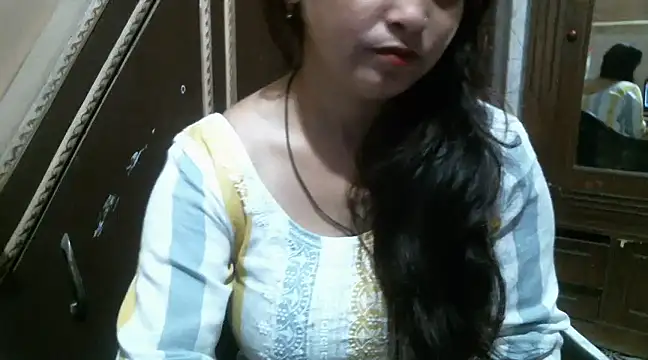 Snapshot of UrsMansi chatting on March 2025 04:28:02 AM UrsMansi online show from March 2025 04:28:02 AM