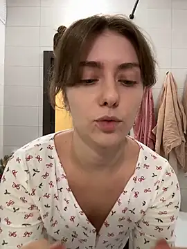 Snapshot of MariiD chatting on January 2025 03:12:01 PM MariiD online show from January 2025 03:12:01 PM
