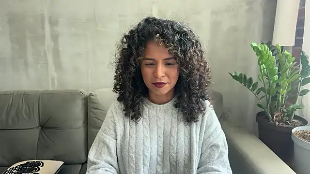 illaroom online show from December 2024 07:22:01 PM