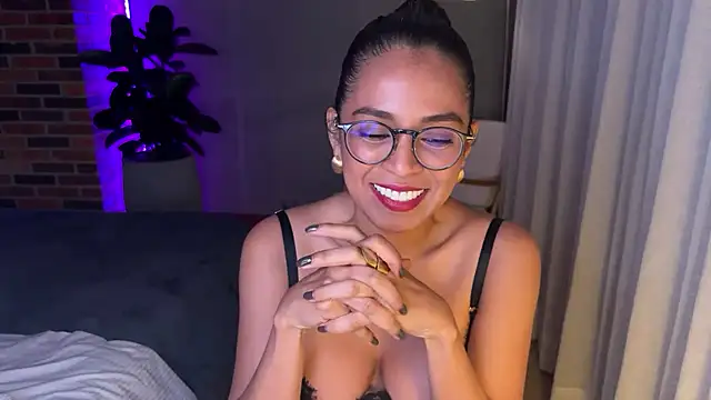 illaroom online show from February 2025 01:55:02 AM