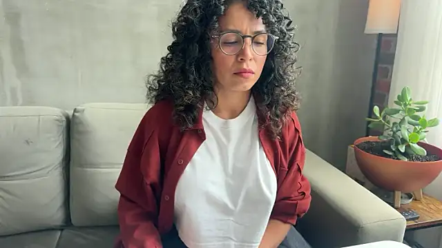 illaroom online show from September 2025 07:52:01 PM