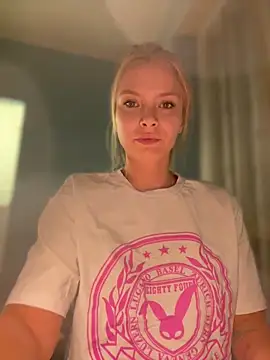 Snapshot of AnastasiaAniess chatting on January 2025 08:39:01 PM AnastasiaAniess online show from January 2025 08:39:01 PM