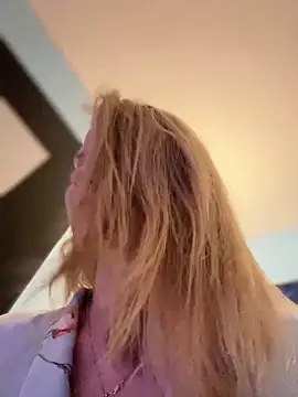 Snapshot of AnastasiaAniess chatting on February 2025 09:37:01 PM AnastasiaAniess online show from February 2025 09:37:01 PM