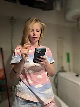 Snapshot of AnastasiaAniess chatting on March 2025 07:04:01 PM AnastasiaAniess online show from March 2025 07:04:01 PM