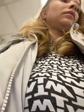 Snapshot of AnastasiaAniess chatting on October 2025 06:54:01 PM AnastasiaAniess online show from October 2025 06:54:01 PM