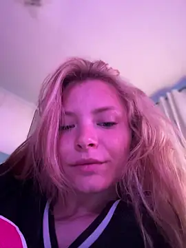 AnastasiaAniess online show from April 2026 07:00:01 PM