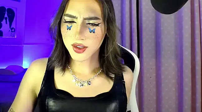 Snapshot of charlottesexxx chatting on January 2025 09:50:02 PM charlottesexxx online show from January 2025 09:50:02 PM