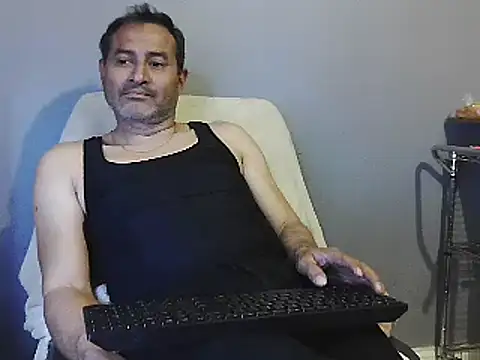 Snapshot of dantehot2020 chatting on January 2025 08:00:01 PM dantehot2020 online show from January 2025 08:00:01 PM