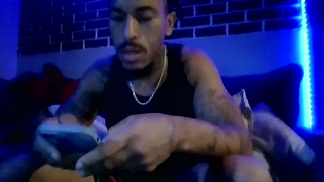 Snapshot of BigWayneBabyXXX chatting on October 2025 01:37:01 PM BigWayneBabyXXX online show from October 2025 01:37:01 PM