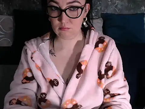 Snapshot of CreamyWetGirl chatting on December 2024 07:26:01 AM CreamyWetGirl online show from December 2024 07:26:01 AM