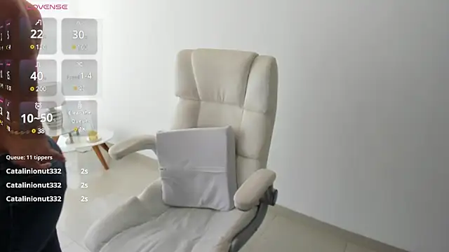 renata t  online show from March 2025 08:49:01 PM