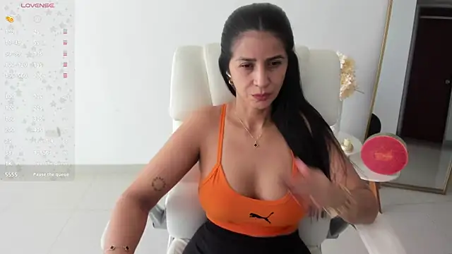 renata t  online show from March 2026 07:32:01 PM