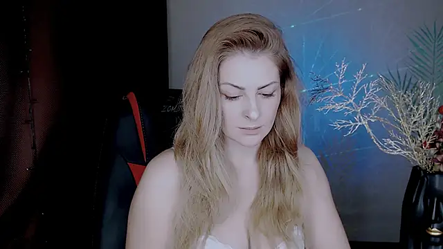 Eleonores online show from December 2025 05:24:01 AM