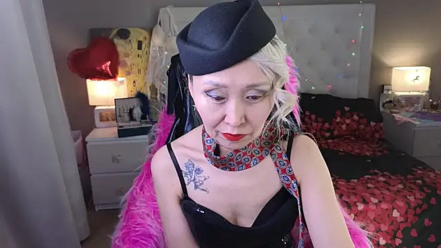 RoxalanaStar online show from March 2026 12:05:02 PM