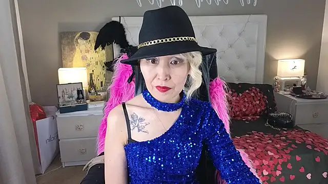 Snapshot of RoxalanaStar chatting on June 2026 12:04:02 PM RoxalanaStar online show from June 2026 12:04:02 PM