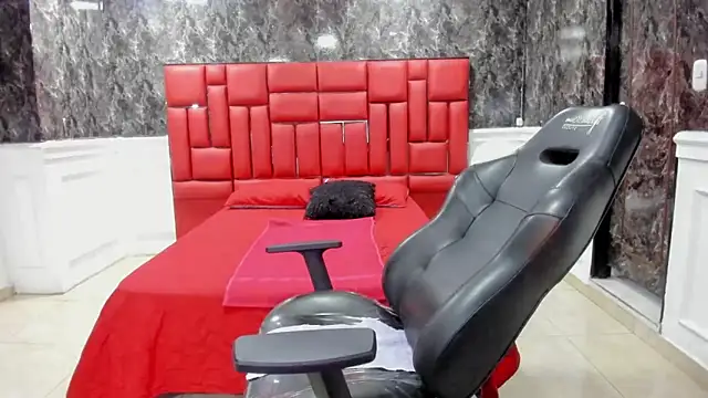 Imyourdirtymilf online show from October 2025 07:55:02 PM