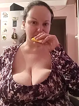 BustyLadyAlma online show from February 2026 06:43:02 AM