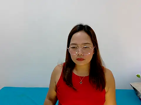 BURBERRY69 online show from April 2026 08:04:01 AM