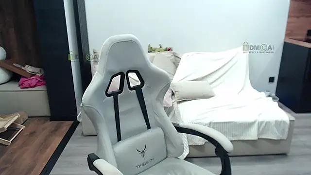 Sunny-Girl1 online show from October 2025 05:58:02 PM