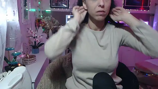 Snapshot of misscectito13 chatting on March 2025 04:25:01 PM misscectito13 online show from March 2025 04:25:01 PM