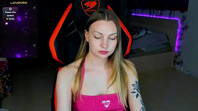 BiMolly online show from March 2026 08:09:01 PM