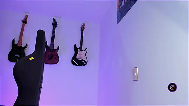 Elle online show from March 2025 01:10:02 AM