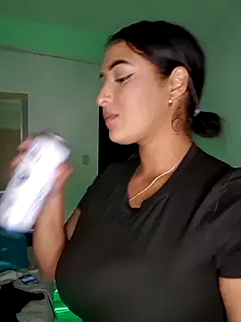 Shantal Lovee online show from April 2026 11:29:02 PM