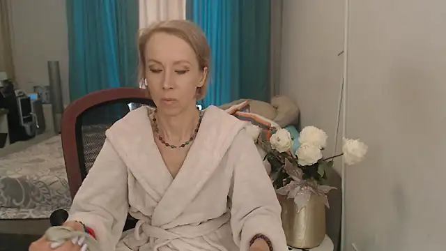 Snapshot of LuxuryNika chatting on May 2026 01:29:02 PM LuxuryNika online show from May 2026 01:29:02 PM