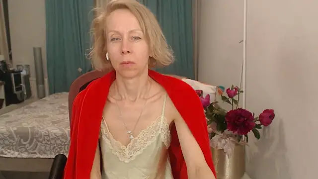 Snapshot of LuxuryNika chatting on May 2026 06:09:01 PM LuxuryNika online show from May 2026 06:09:01 PM