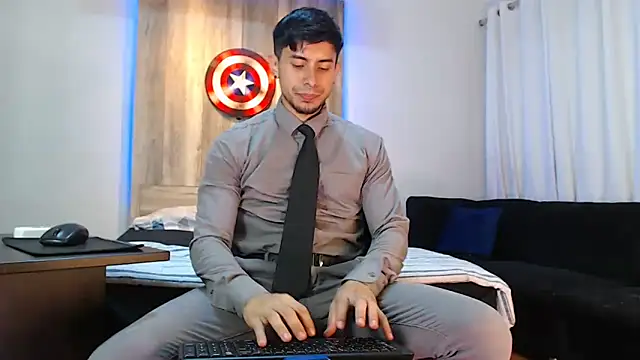 Andrew 4  online show from February 2025 02:38:02 AM