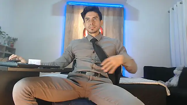 Andrew 4  online show from November 2025 03:16:02 AM