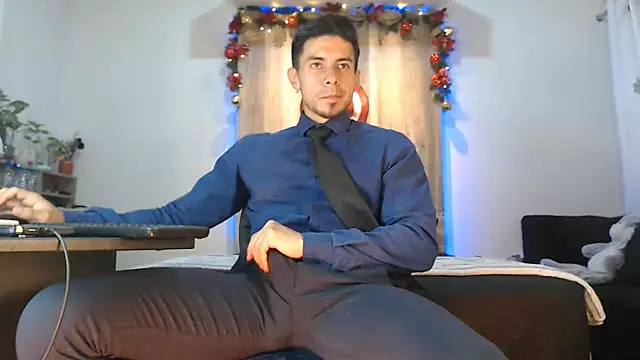 Andrew 4  online show from December 2025 06:19:02 AM