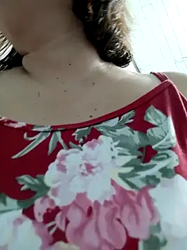 XXLorie 02 online show from September 2025 12:51:01 PM