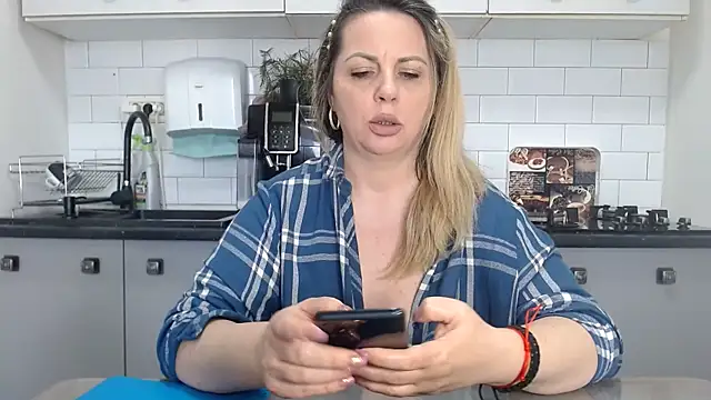 erikaerika online show from March 2025 11:40:02 AM